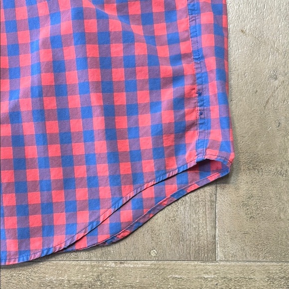 Abercrombie & Fitch Red and Blue Casual Button Down Shirt - Picture 5 of 6